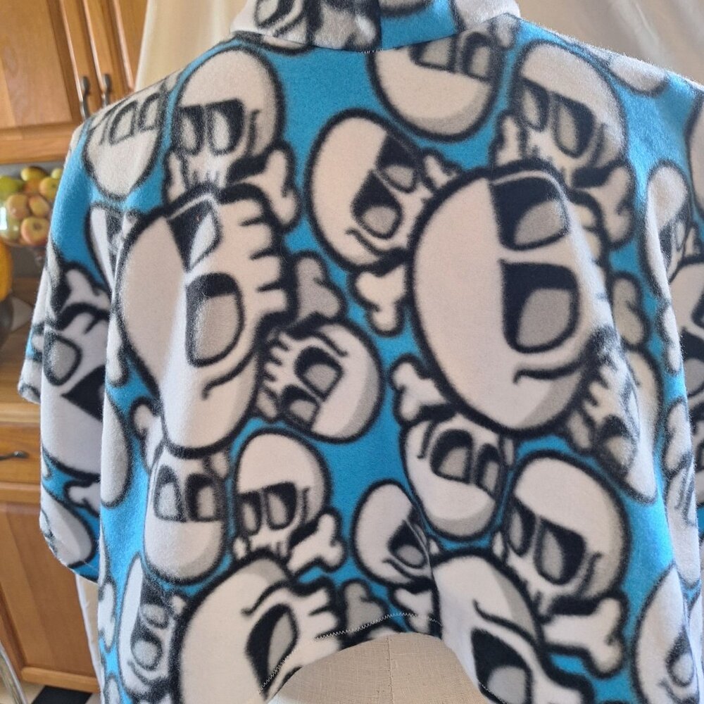Handmade Kids Fleece Skull Poncho W Pocket & Hood Car Seat Blue Black White - Picture 10 of 15